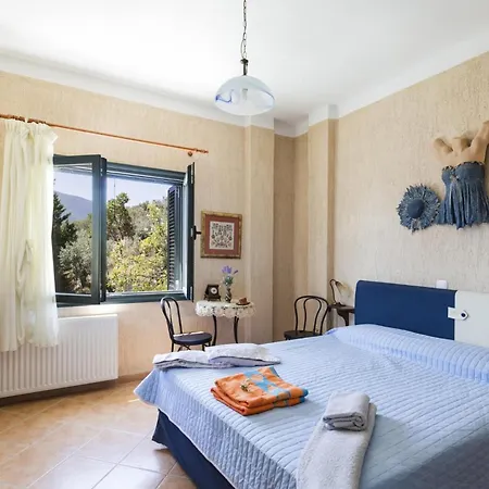 Ananda In Nies * Sourpi