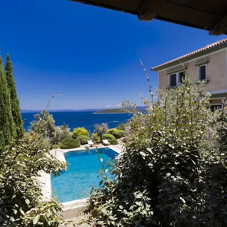 Ananda In Nies * Sourpi