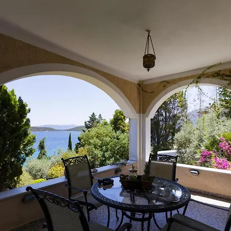 Ananda In Nies Sourpi