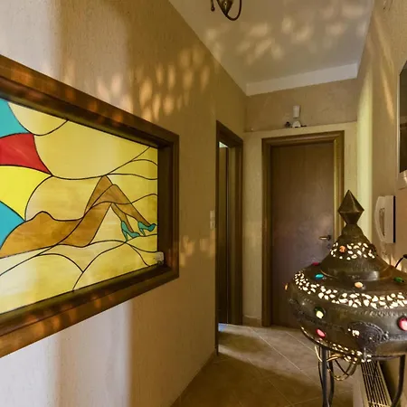 Ananda In Nies Sourpi