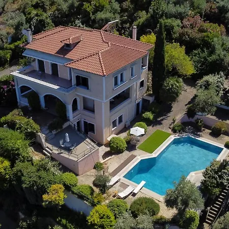 Willa Ananda In Nies *