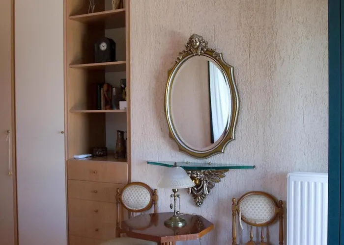 Ananda In Nies Sourpi