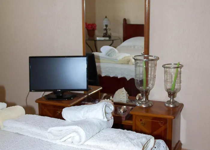 Ananda In Nies Sourpi