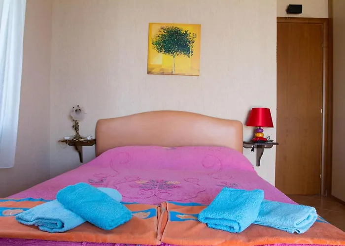 Ananda In Nies * Sourpi