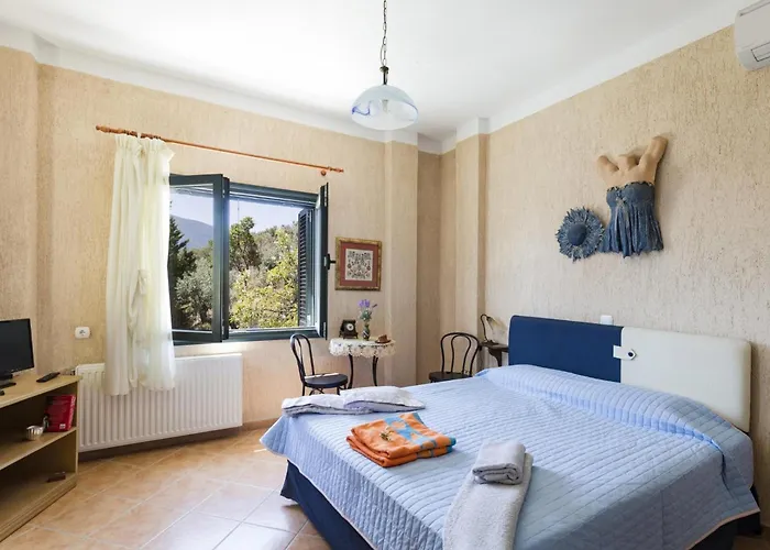 Ananda In Nies * Sourpi