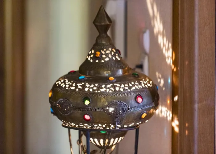 Ananda In Nies Sourpi