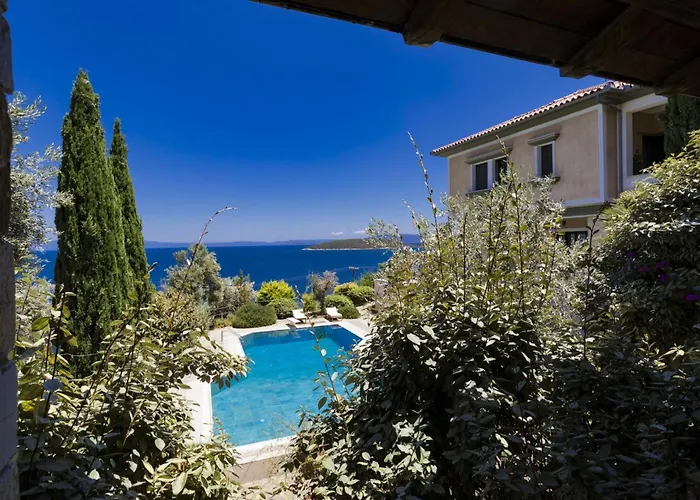 Ananda In Nies * Sourpi