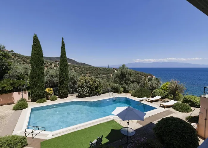 Ananda In Nies Sourpi