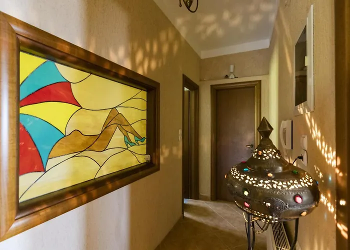 Ananda In Nies Sourpi