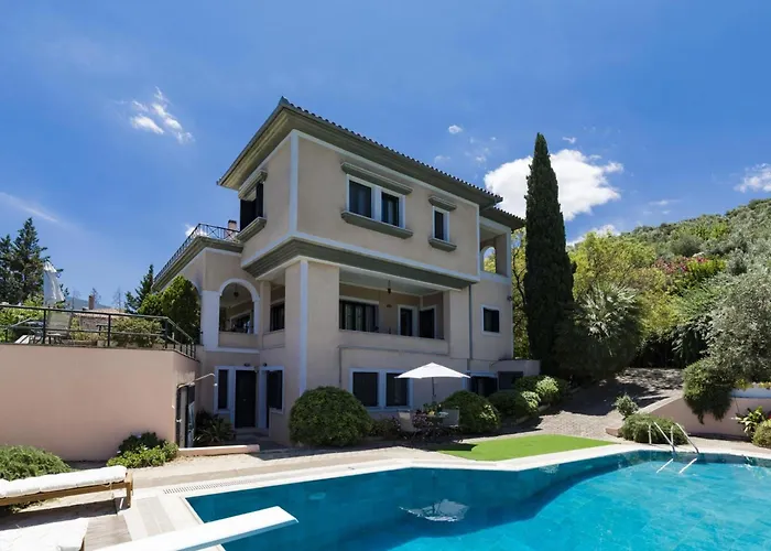 Ananda In Nies Sourpi